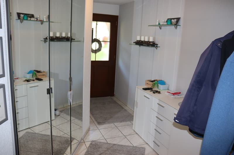 4.5-Zimmer-Eckhaus mit grossem Umschwung und privater Gartenoase! (8)