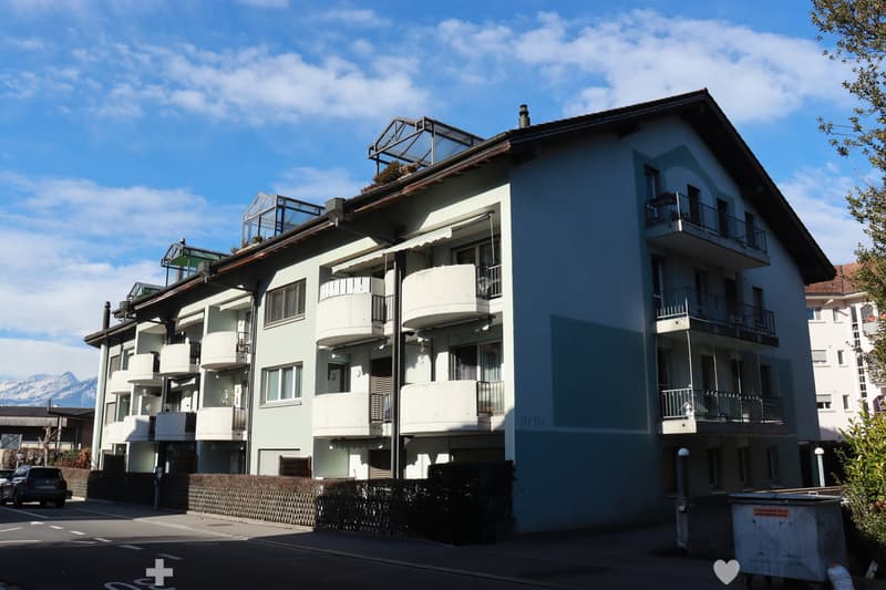 Charmante 3.5-Zimmer-Wohnung mit Einstellhallenplatz in Interlaken! (7)
