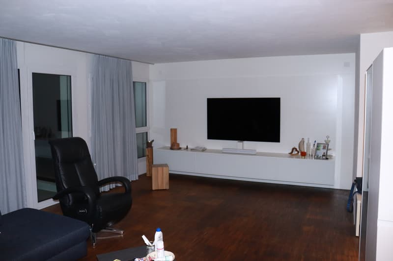 Modernes Wohnen mit Stil, Platz und Wohlfühlfaktor in Naters! (2)