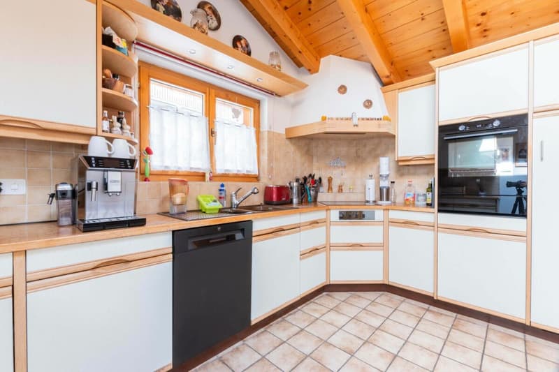 Spacious 5 Bedroom Top Floor Apartment in Chalet Granit (5)