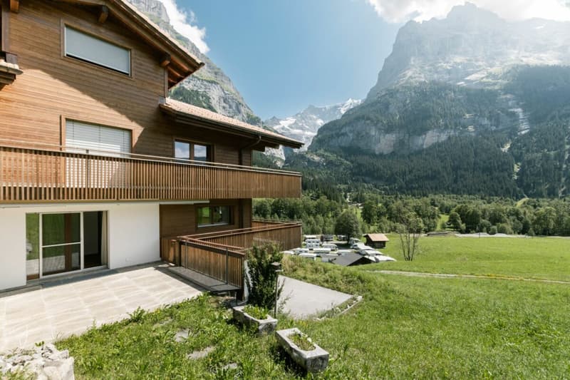 Grindelwald: Ruhige 3.5-Zimmer-Ferienwohnung mit Balkon und Gartensitzplatz (14)