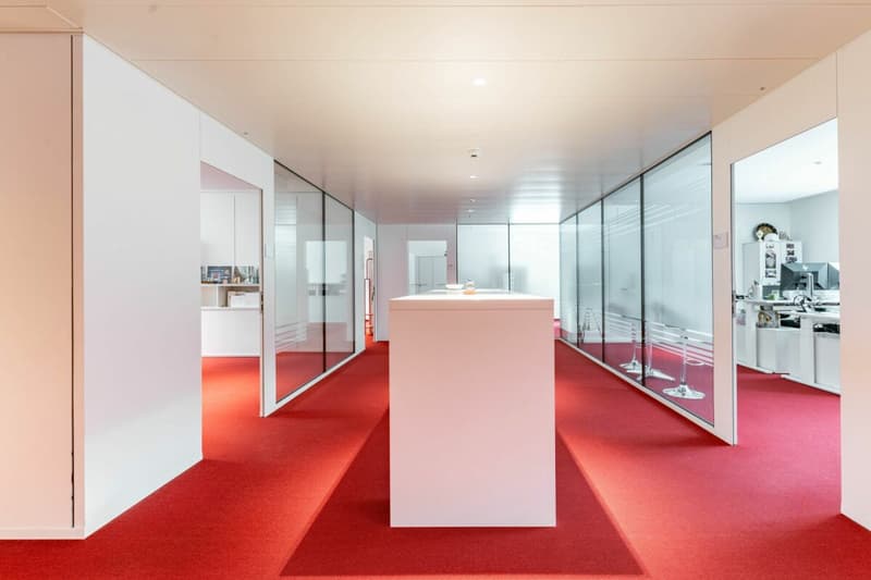 Spazio ufficio e commerciale moderno e spazioso a Matten (5)