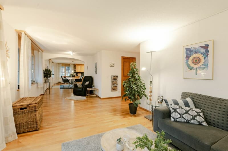 Grosszügige 4.5-Zimmerwohnung im Chalet Gemel mit Bergsicht (11)