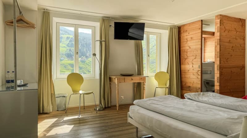 Doppelzimmer des Hotels Vallatscha bei Disentis