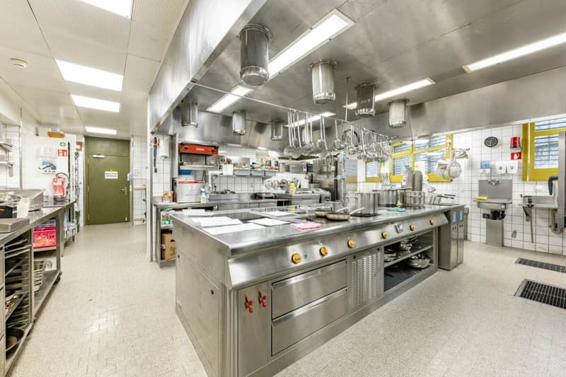 Die grosse Küche im Seelandhotel Weisses Kreuz in Lyss