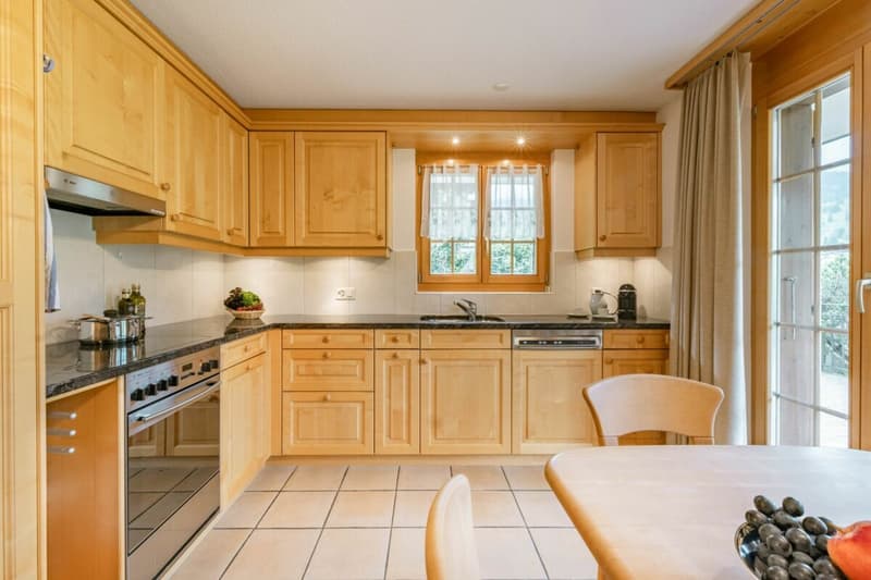 Wohnen mit Aussicht - Exklusive 4.5-Zimmerwohnung im Chalet Nagano (4)