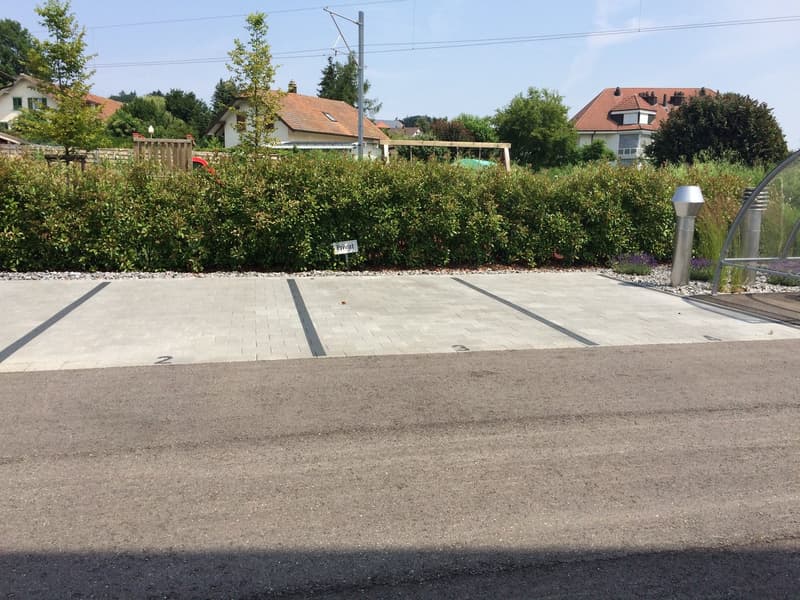 Aussenparkplatz an zentraler Lage in Biberist zu vermieten (4)
