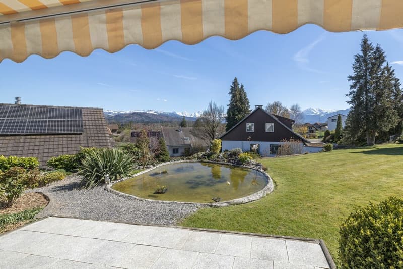 Freistehendes Einfamilienhaus mit Weitsicht (2)
