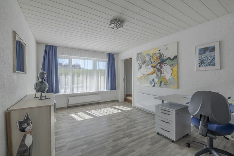 Freistehendes Einfamilienhaus mit Weitsicht (8)