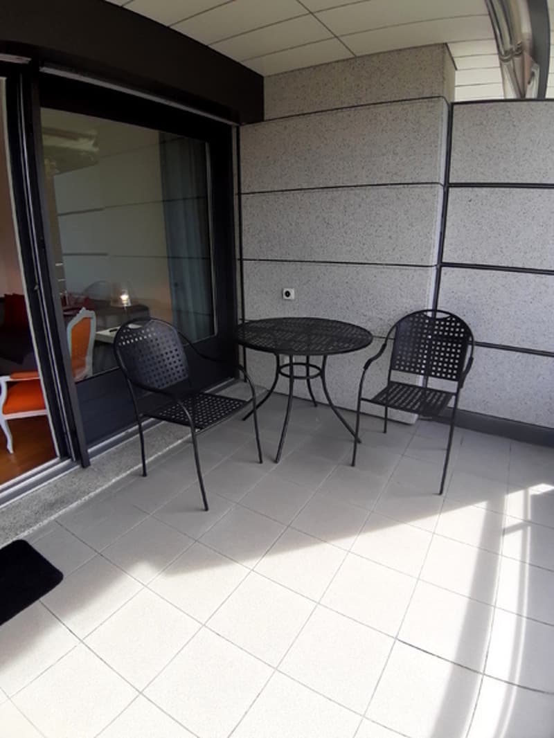 APPARTEMENT 4 PIÈCES À GENÈVE - EAUX-VIVES, MEUBLÉ (2)