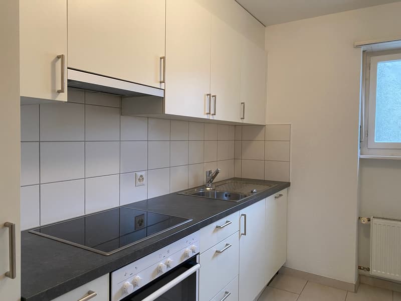 Schöne 3-Zimmerwohnung mit neuer Küche und Balkon (1)