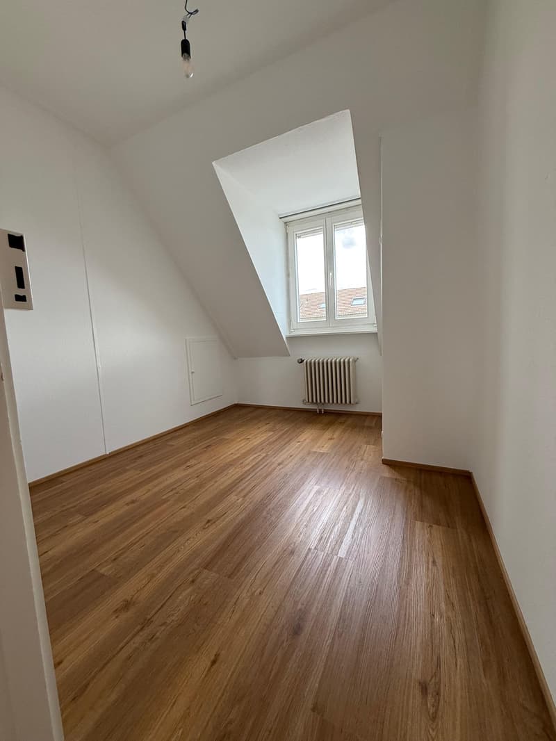 Appartamento mansardato luminoso (8)