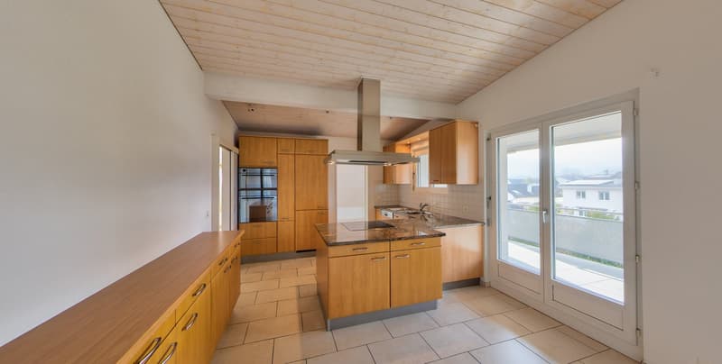 Aussergewöhnliche 5.5-Zimmerwohnung mit Weitblick in Aesch (3)