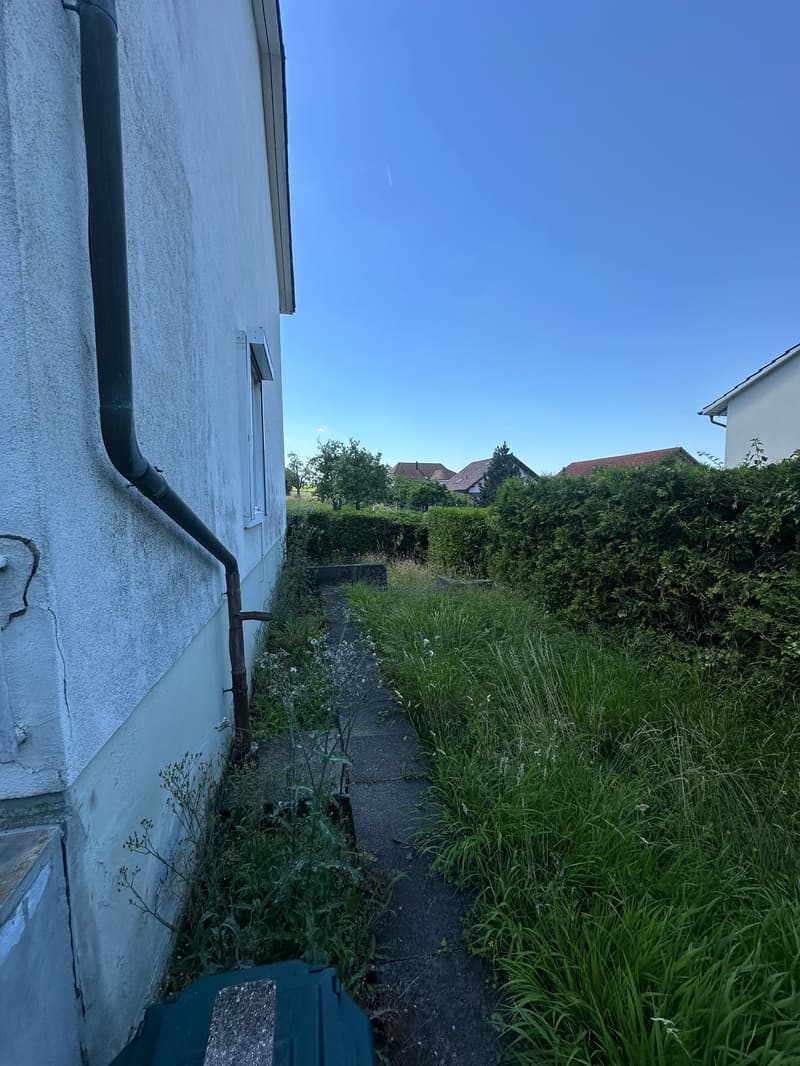 Doppeleinfamilienhaus in Hofstetten-Flüh – Renovationsobjekt an guter Lage (13)