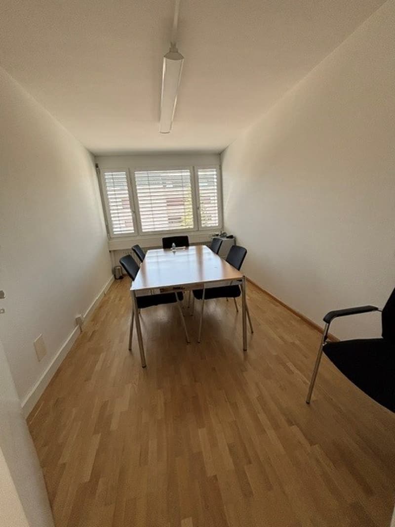 Attraktive Gewerbe- und Bürofläche an zentraler Lage in Binningen (3)