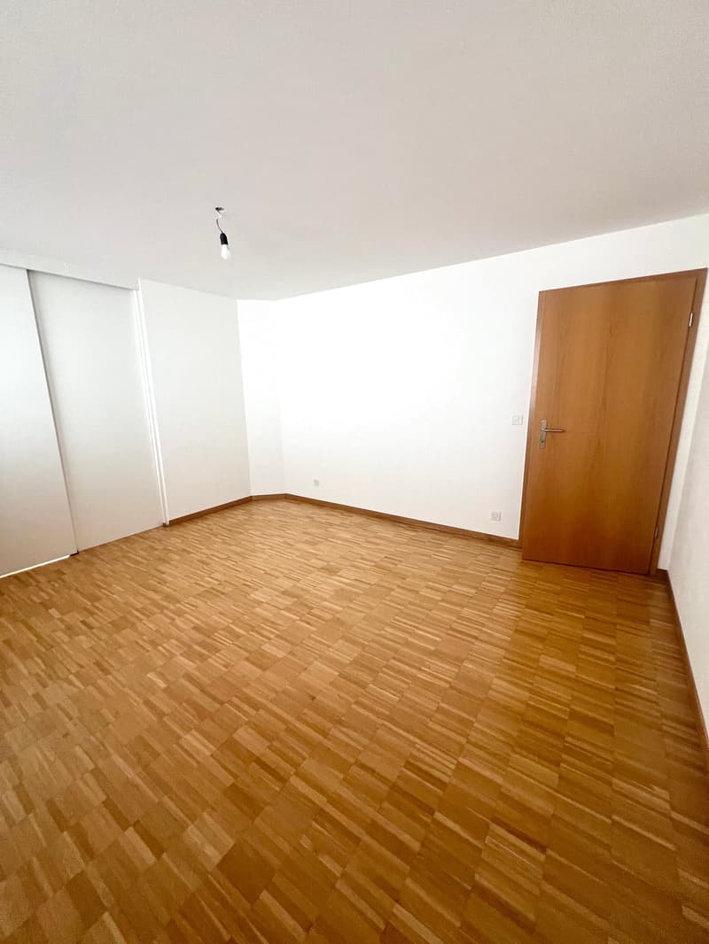 Grosszügige 4.5 Zimmerwohnung an ruhiger Lage und toller Aussicht (23)