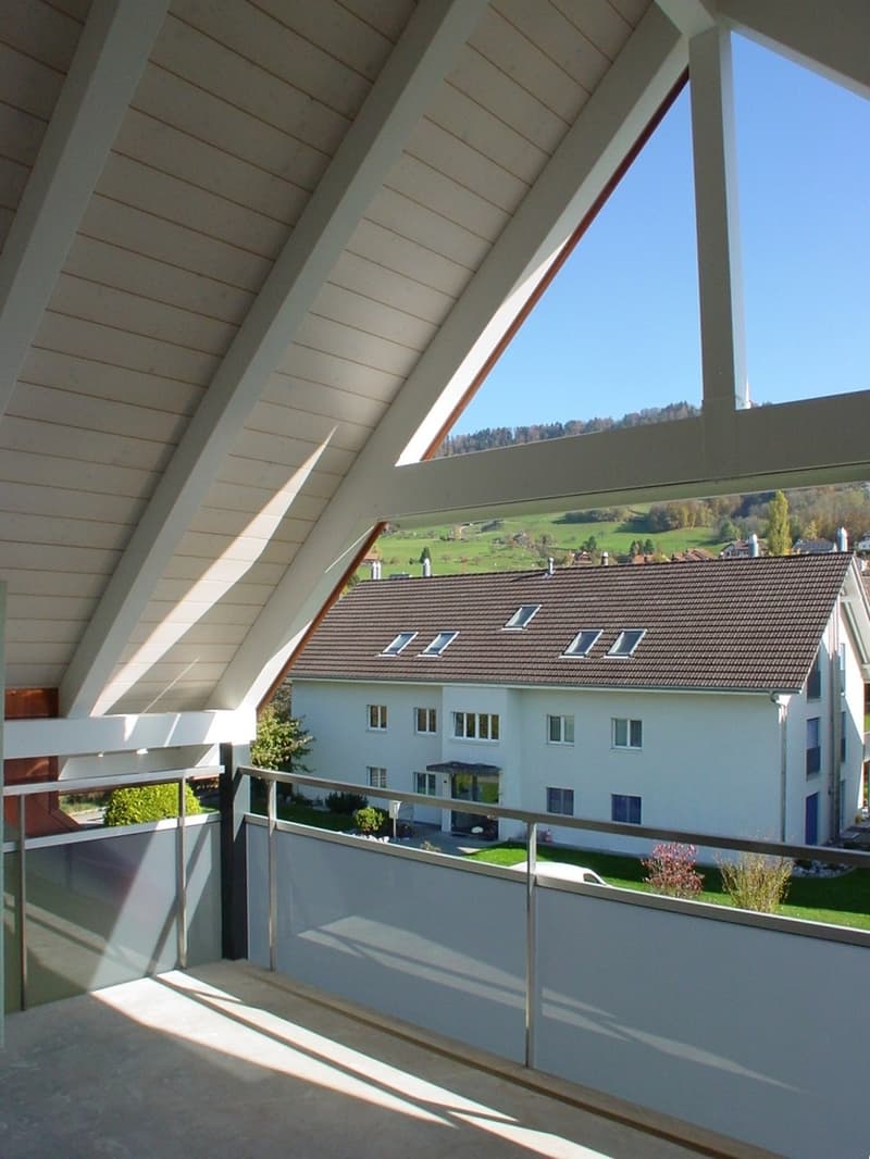 Zu vermieten: Schöne 4.5- Zimmer Dachwohnung mit Galerie (2)
