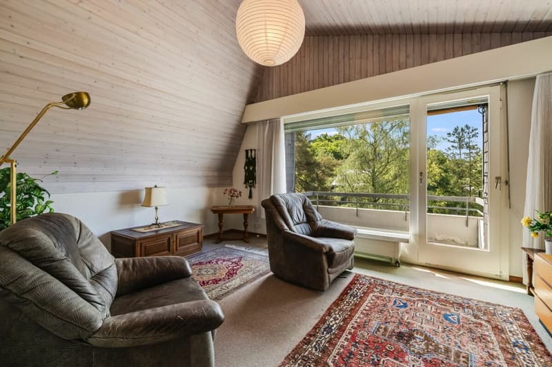 Exklusives 9-Zimmer-Einfamilienhaus mit Wellnessbereich, Doppelgarage und traumhafter Aussicht (9)