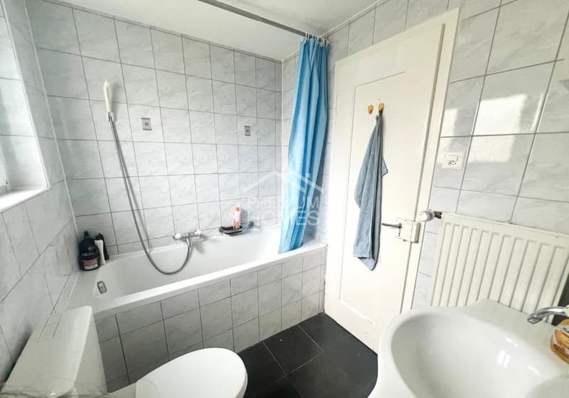 Your family nest in a prime location (6)