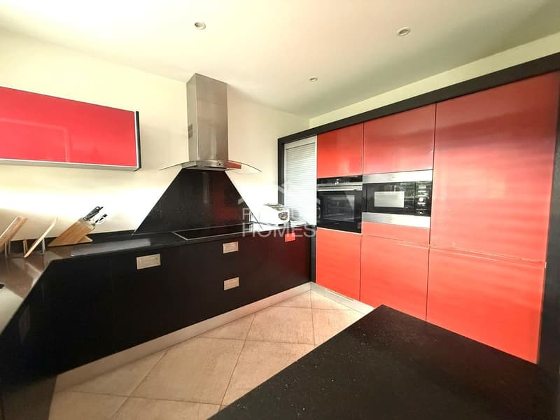 Traumdomizil mit Whirlpool, Solaranlage & viel Platz in Thielle (2)