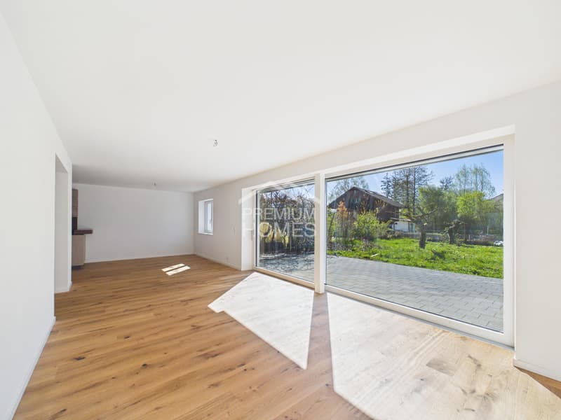 Abitare moderno con paradiso giardino privato (2)