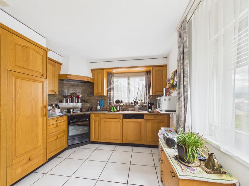 Familienhaus mit Einliegerwohnung - Potenzial an bester Lage (6)