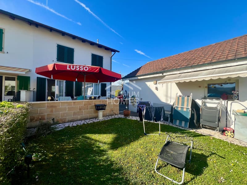 Charmantes Doppeleinfamilienhaus mit sonnigem Garten, Doppelgarage & A (5)