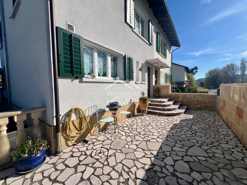 Charmantes Doppeleinfamilienhaus mit sonnigem Garten, Doppelgarage & A (4)