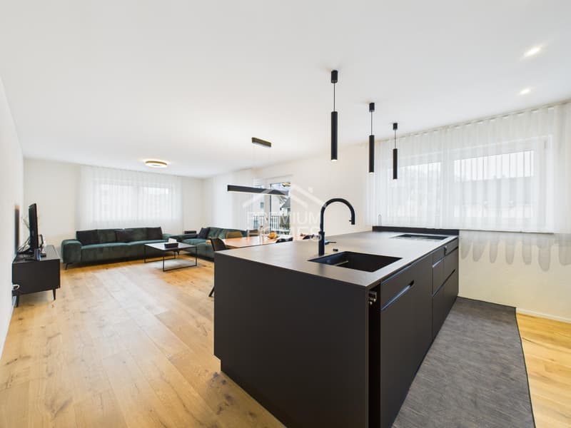 Exklusive Wohnung mit High-End-Küche, Balkon & zwei Nasszellen (4)