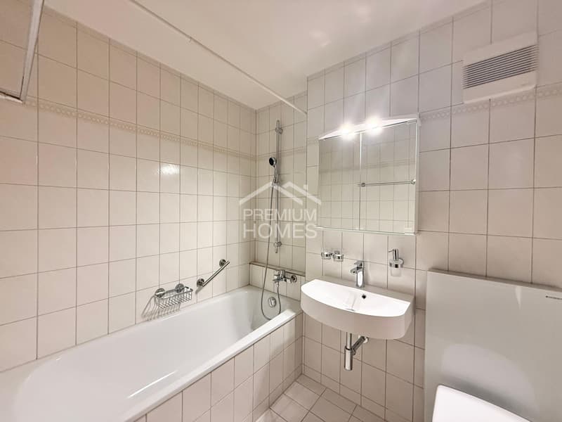 Well-maintained living in a natural environment (5)