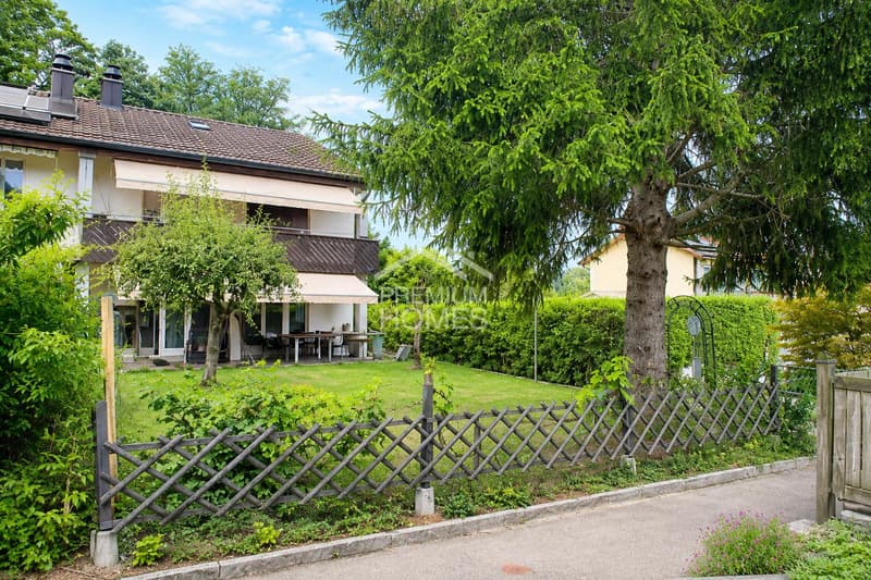 FAMILIENIDYLL IN BESTER LAGE (1)