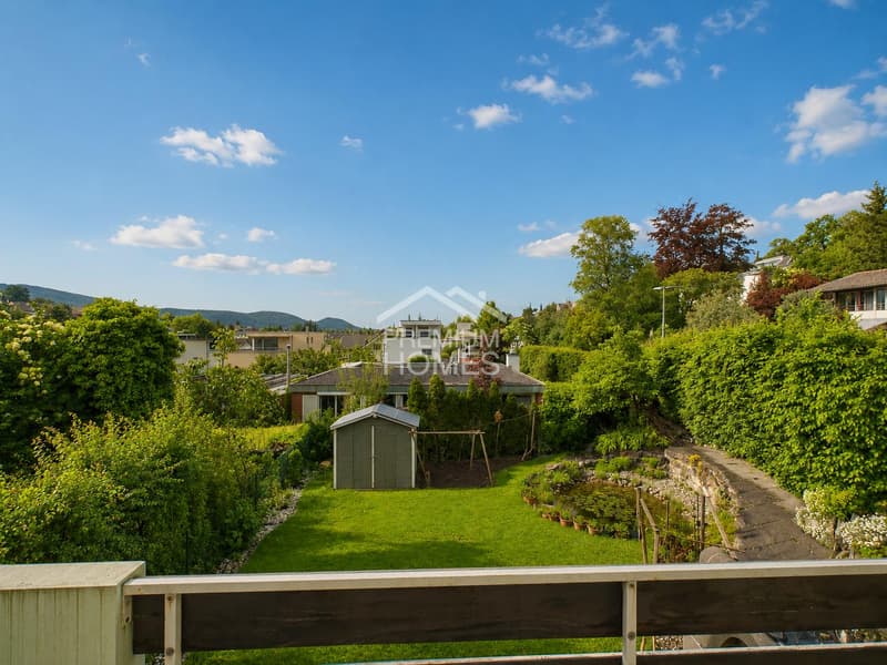 Modernes Familienhaus mit traumhaftem Garten in Therwil (4)