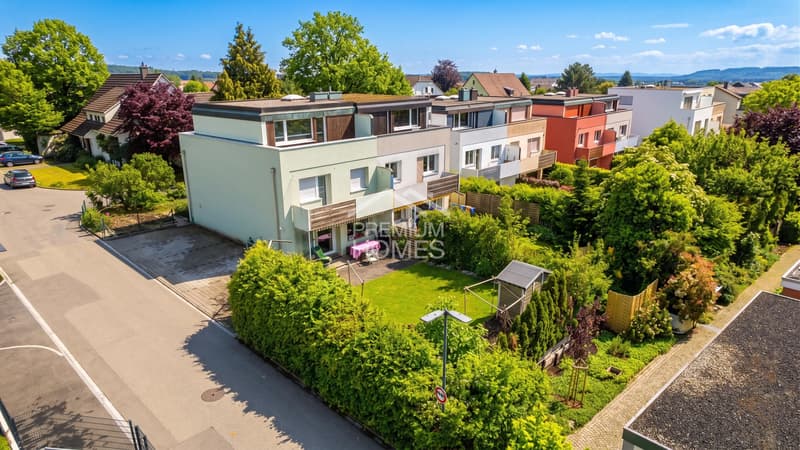 Modernes Familienhaus mit traumhaftem Garten in Therwil (2)