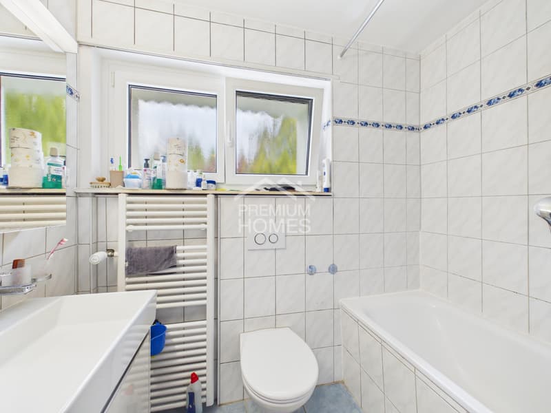 Modernes Familienhaus mit traumhaftem Garten in Therwil (12)