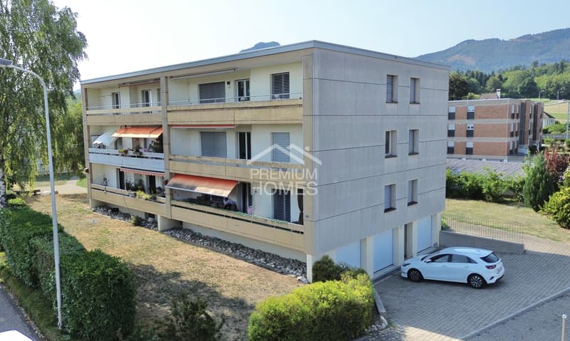 Attraktive 3½-Zimmer-Wohnung mit Gemeinschaftspool (1)