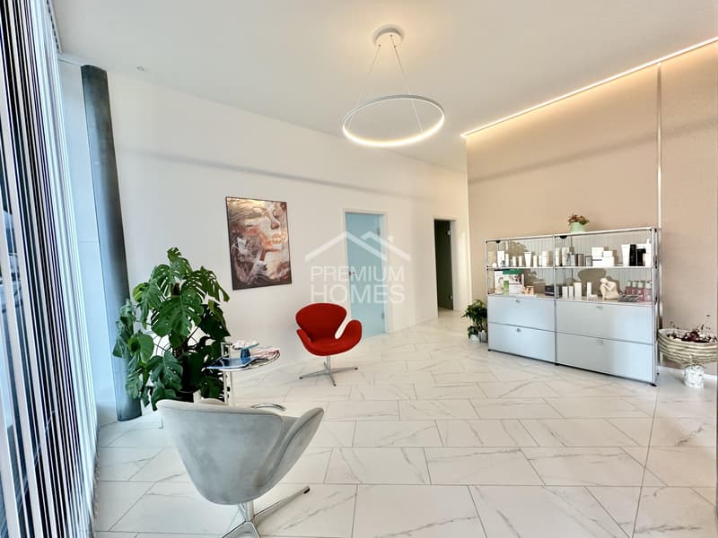 Moderner Salon an zentraler Lage (3)