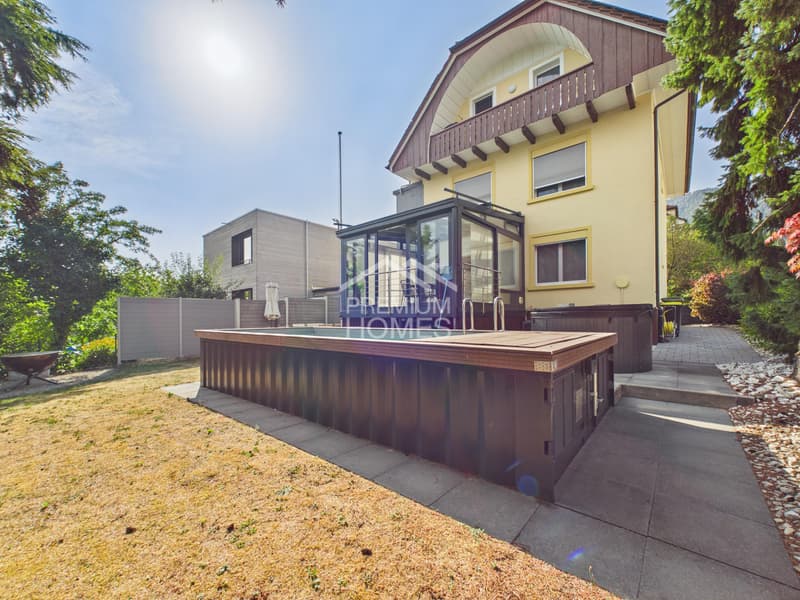 Exklusives Familienhaus mit zusätzlicher Wohneinheit, Pool und Doppelg (3)