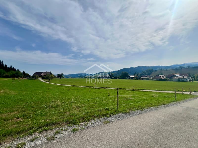 Freistehend, modern und mit traumhaftem Weitblick (1)