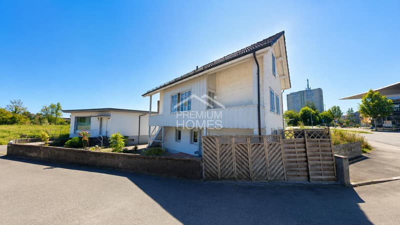Vielseitiges Mehrgenerationenhaus mit Potenzial in Toplage (2)