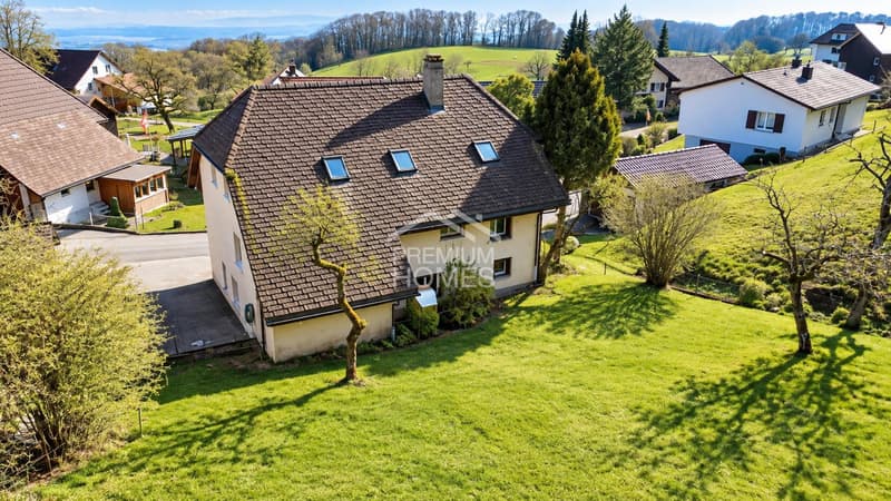 Einzigartige Gelegenheit - 3 Wohnungen, viel Land und Panoramaaussicht (3)