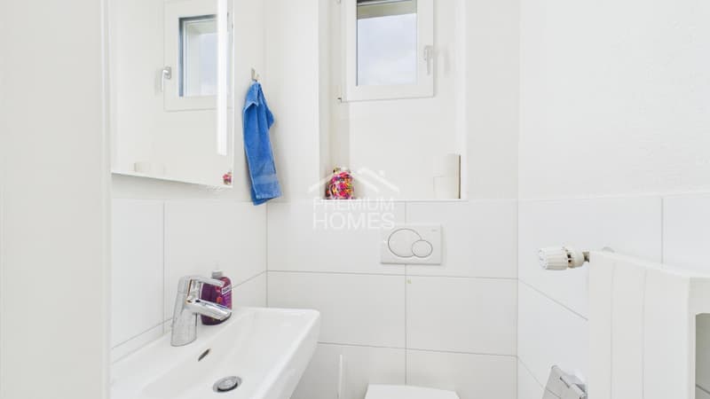 Exklusives Familienhaus mit zusätzlicher Wohneinheit, Pool und Doppelg (13)