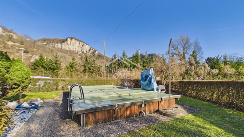 Vollvermietetes Zweifamilienhaus mit Pool & Gartenhaus! (2)