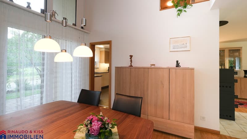 Gepflegte Familienresidenz mit Wintergarten und sonniger Gartenanlage (8)