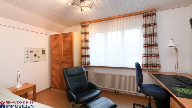 Gepflegte Familienresidenz mit Wintergarten und sonniger Gartenanlage (12)