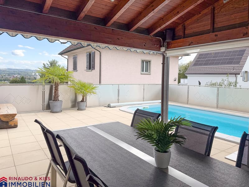 Charmantes Einfamilienhaus mit Pool und Garten in Küttigen (2)