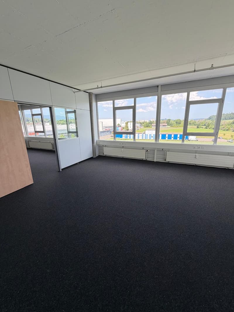 Commercial space for rent in Brügg BE – 155 m² with optimal infrastructure (5)