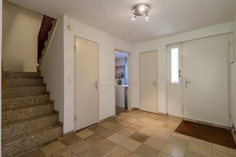 Spacieuse maison mitoyenne unifamiliale en droit de construction (3)