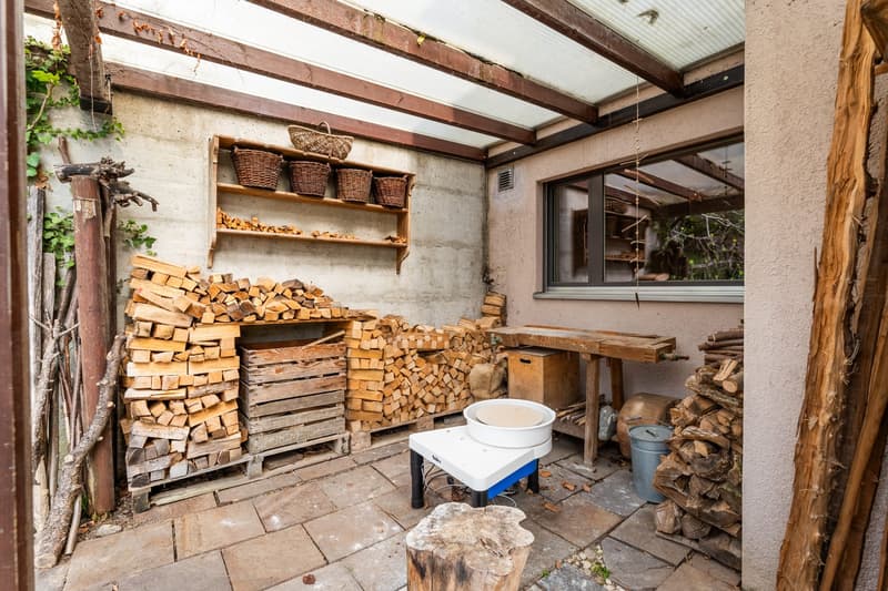 Grosszügiges Einfamilienhaus mit idyllischem Garten an ruhiger Lage (5)