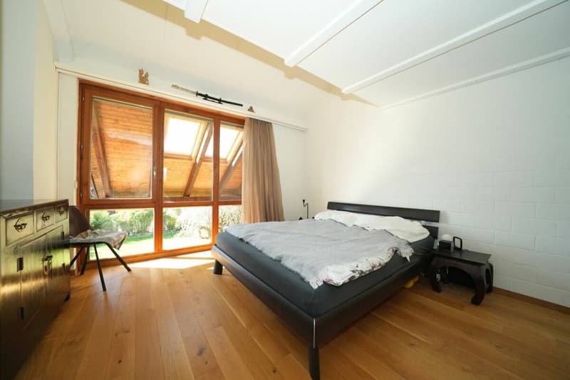 Stilvoll modernisiertes, einseitig angebautes Einfamilienhaus mit sonnigem Garten (9)