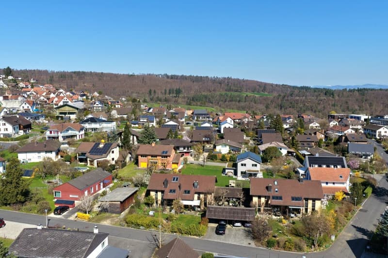 Stilvoll modernisiertes, einseitig angebautes Einfamilienhaus mit sonnigem Garten (13)